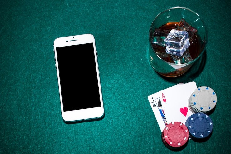 Tim bantuan digital untuk pengguna dewasa